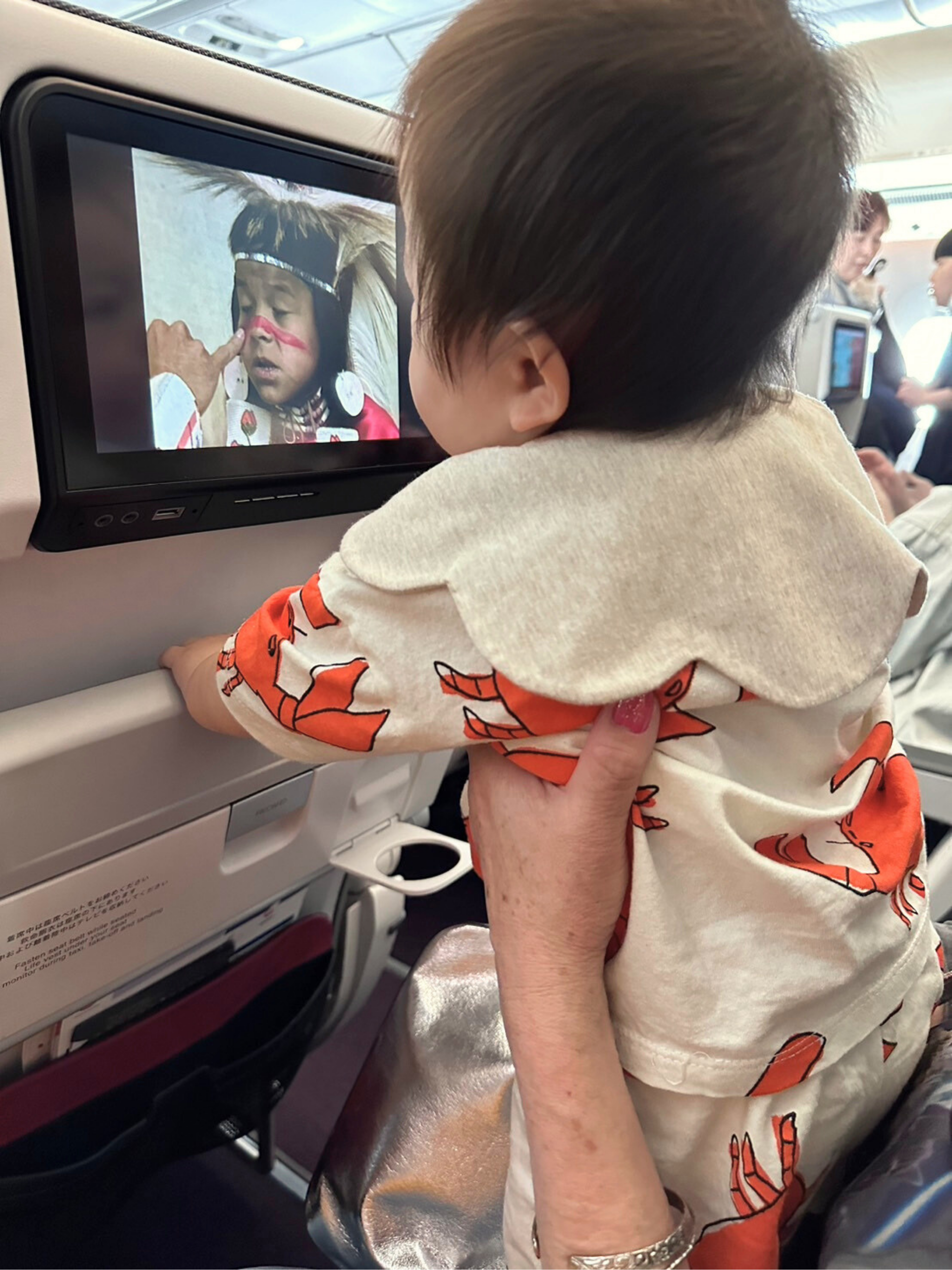  【子連れ飛行機】初めてのフライトはどこの座席がいいの？0歳児子連れ飛行機をレビュー！画像10